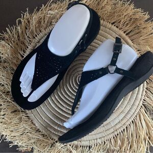 VIONIC Women’s Kirra Sandals Black Perf Size 8.5